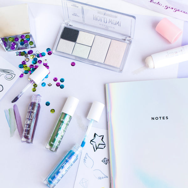 Essence Cosmetics x Hadron Epoch Collaboration Holo Wow Gift Set - Hadron Epoch